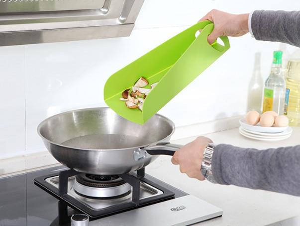 Kitchen Foldable Chopping Bloc - مراجعة Camp Cutting Board وسعره